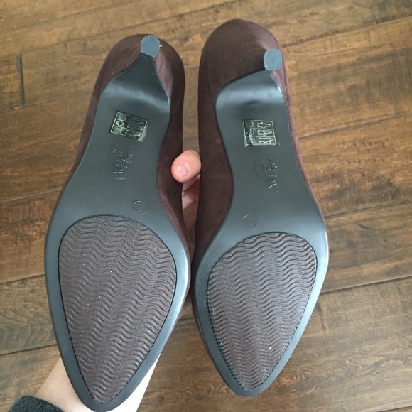 Cute Brown Suede Pumps - Faux Fur Detail - Picture 6 of 8